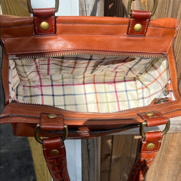 Coach - Picture 8 of 11